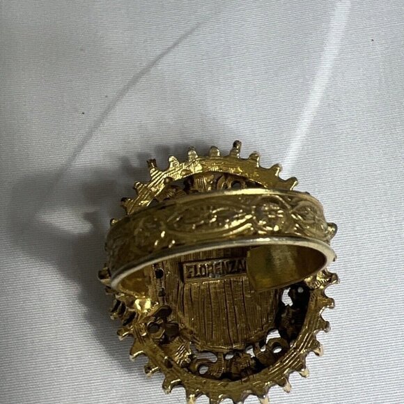 Vintage Florenza Gold Tone Hand Carved Shell Lady Cameo Ring Adjustable rubyred - Picture 6 of 10